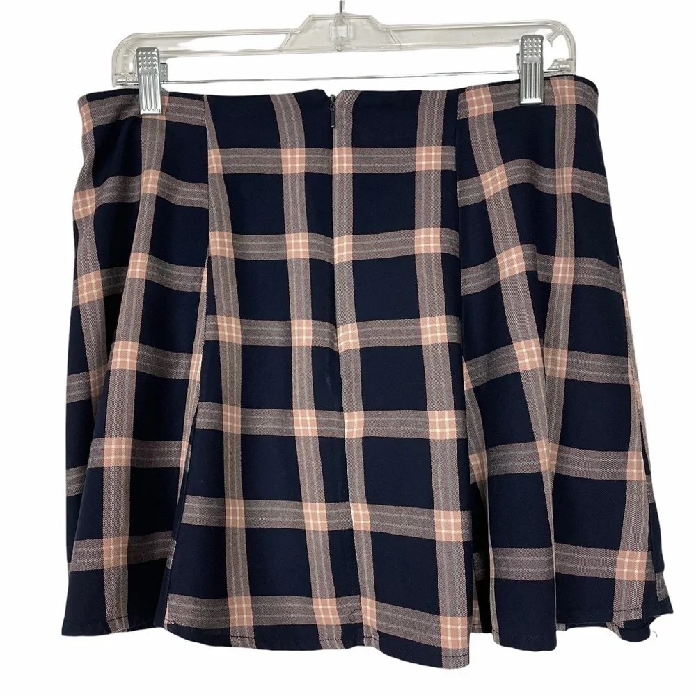 American Eagle Plaid Zippered Pleated Skirt - Picture 2 of 6